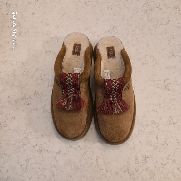 UGG Brown Suede Slip-On Shoes with Red Accents - Picture 2 of 10